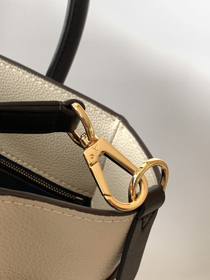 Louis Vuitton M57728 On My Side PM 30cm Blue – product image 2