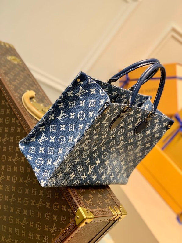 Louis Vuitton Onthego MM Tote Navy Blue 32cm – product image 5