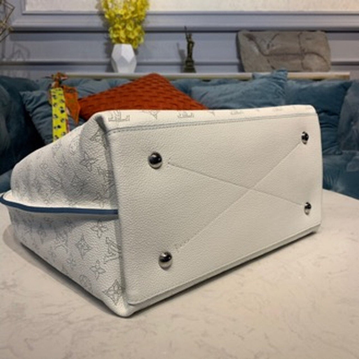 Louis Vuitton Carmel Mahina Bag 40cm Mahina Calf Leather Canvas Spring/Summer Collection M53188, White – product image 6