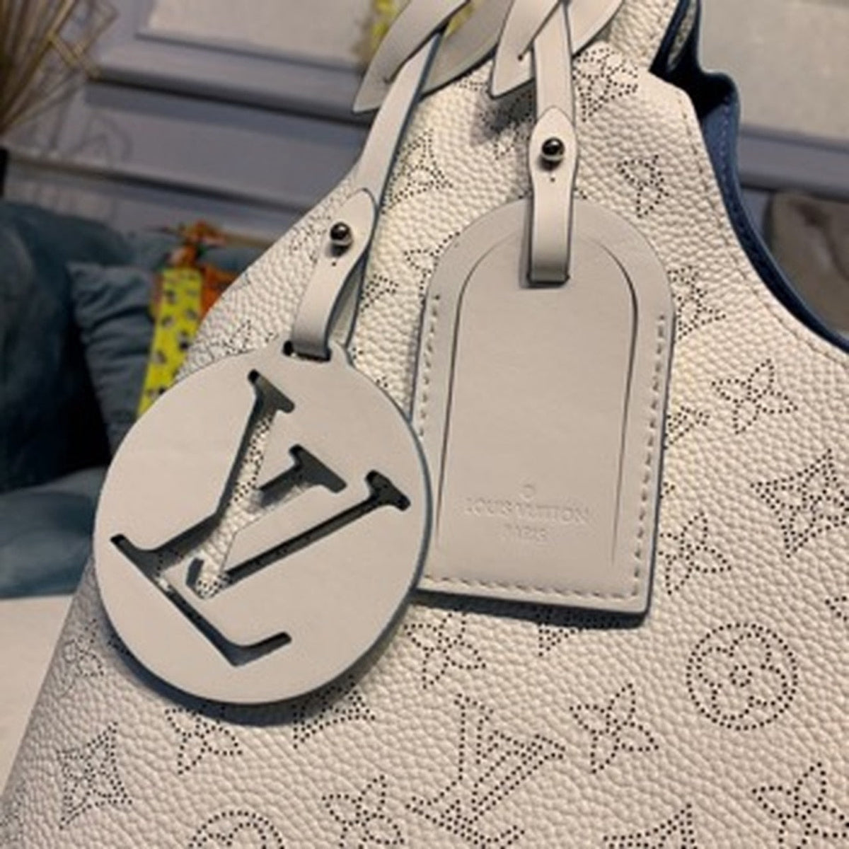 Louis Vuitton Carmel Mahina Bag 40cm Mahina Calf Leather Canvas Spring/Summer Collection M53188, White – product image 10