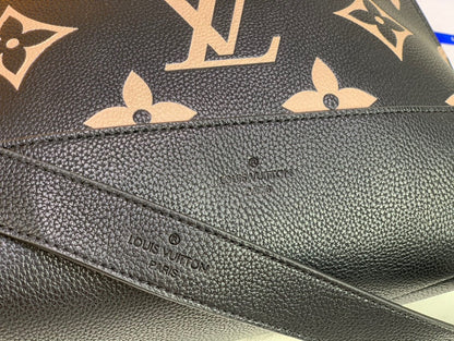 Louis Vuitton ALMA Monogram 35cm Black – product image 3
