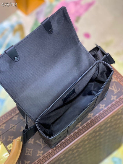 Louis Vuitton Trunk Slingbag Bag 20cm Monogram Seal Cowhide Canvas Spring/Summer Collection M57952, Black – product image 5