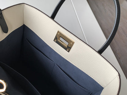 Louis Vuitton M57728 On My Side PM 30cm Blue – product image 3