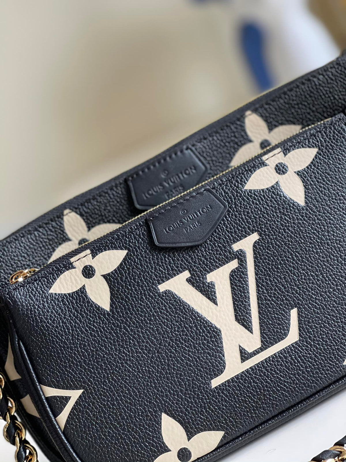 Louis Vuitton Multi Pochette Crossbody Bags 24cm Black – product image 5