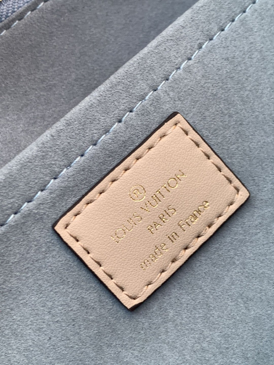 Louis Vuitton M57728 On My Side PM 30cm Greige – product image 3
