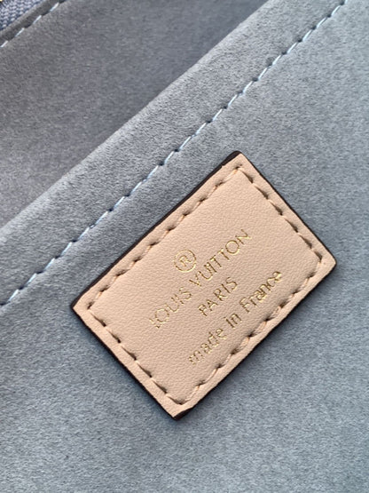 Louis Vuitton M57728 On My Side PM 30cm Greige – product image 3