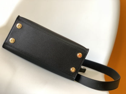 Louis Vuitton M57728 On My Side PM 30cm Black – product image 3