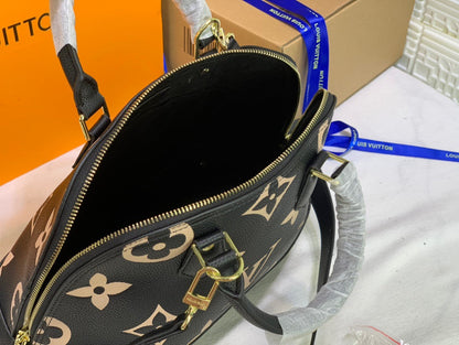 Louis Vuitton ALMA Monogram 35cm Black – product image 2