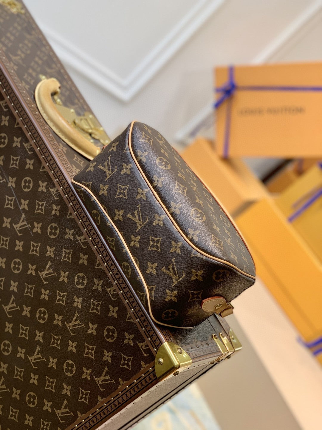 Louis Vuitton M51221 Diane 25cm Brown – product image 4