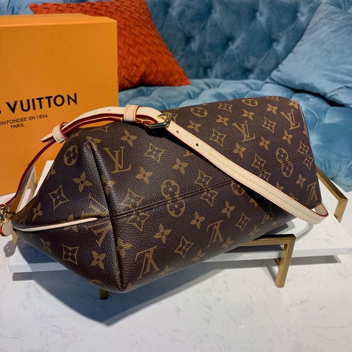 Louis Vuitton Turenne MM Bag 38cm Monogram Canvas Spring/Summer Collection M48814, Beige – product image 4