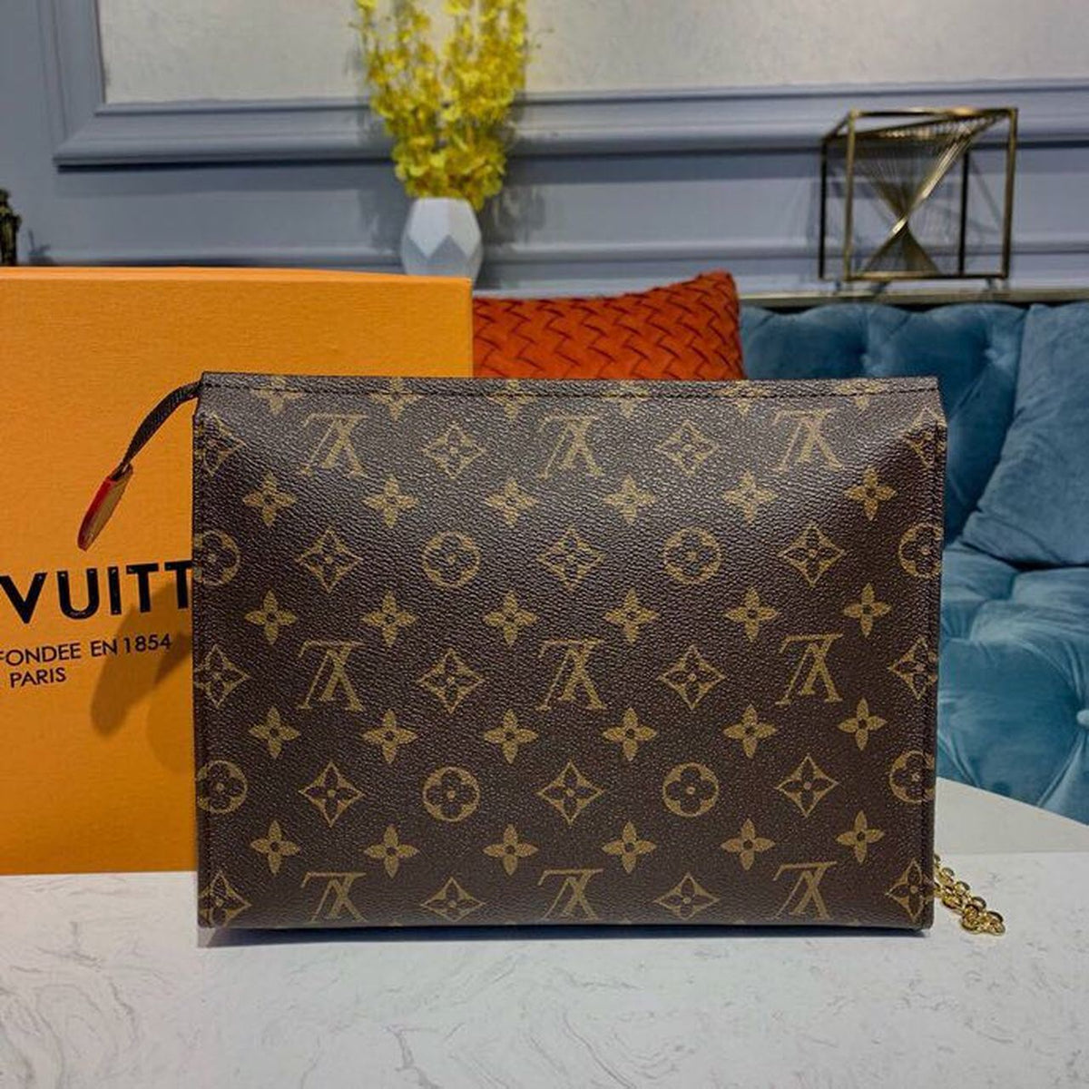 Louis Vuitton Toiletry Pouch 26cm Monogram Canvas Spring/Summer Collection M47542, Beige – product image 4