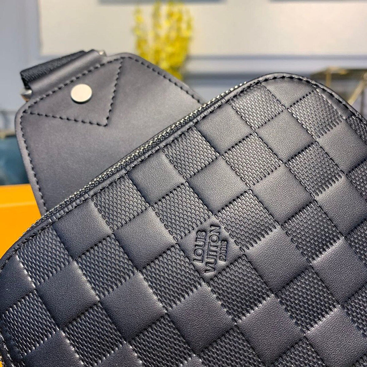 Louis Vuitton Avenue Sling Bag 32cm Damier Infini Canvas Spring/Summer Collection N41720, Black – product image 10
