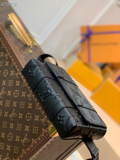 Louis Vuitton Trunk Slingbag Bag 20cm Monogram Seal Cowhide Canvas Spring/Summer Collection M57952, Black – product image 3