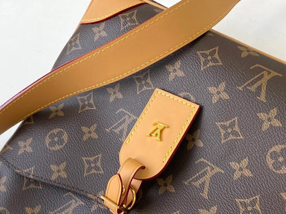 Louis Vuitton Crossbody Bag 28cm Brown