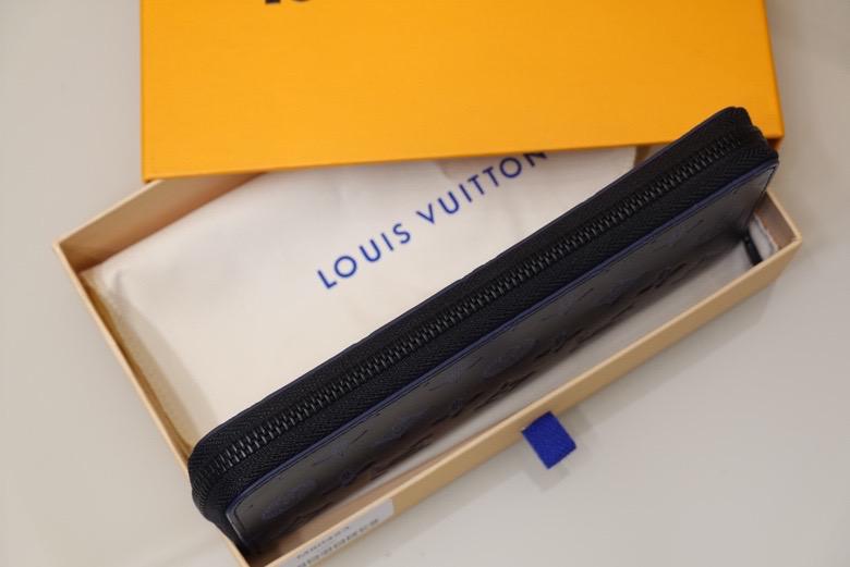 Louis Vuitton Wallet 20 cm – product image 4