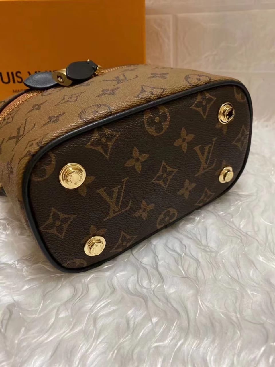 Louis Vuitton Nice BB Vanity Case Bag Monogram Reverse Canvas Fall/Winter Collection M53369, Brown – product image 3