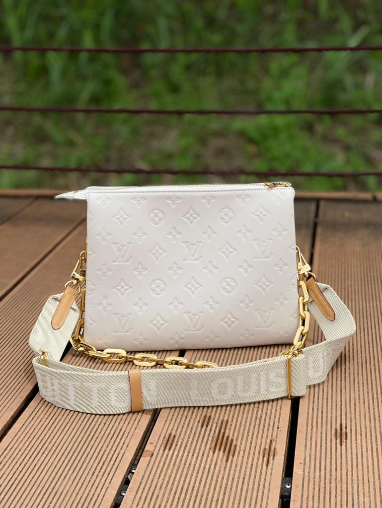 Louis Vuitton Coussin PM Bag 26cm Monogram Embossed Puffy Lambskin Leather Spring/Summer Collection M57793 White – product…