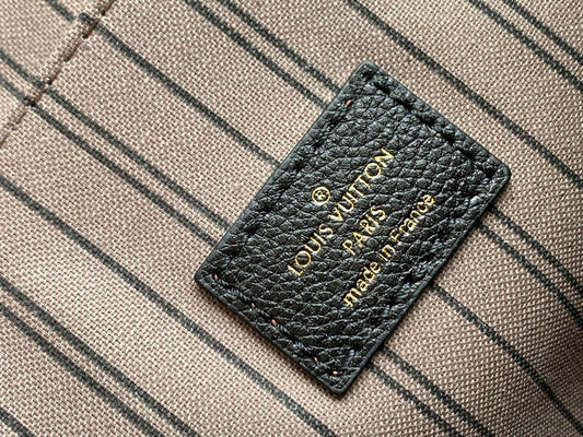 Louis Vuitton Pochette Métis Handbag M41487 29cm Black – product image 2