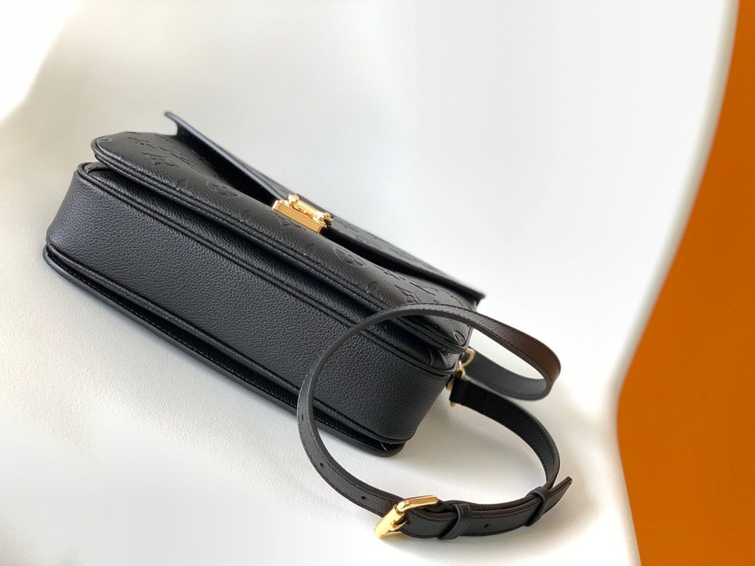 Louis Vuitton Pochette Métis Handbag M41487 29cm Black – product image 3