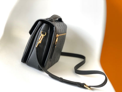 Louis Vuitton Pochette Métis Handbag M41487 29cm Black – product image 4