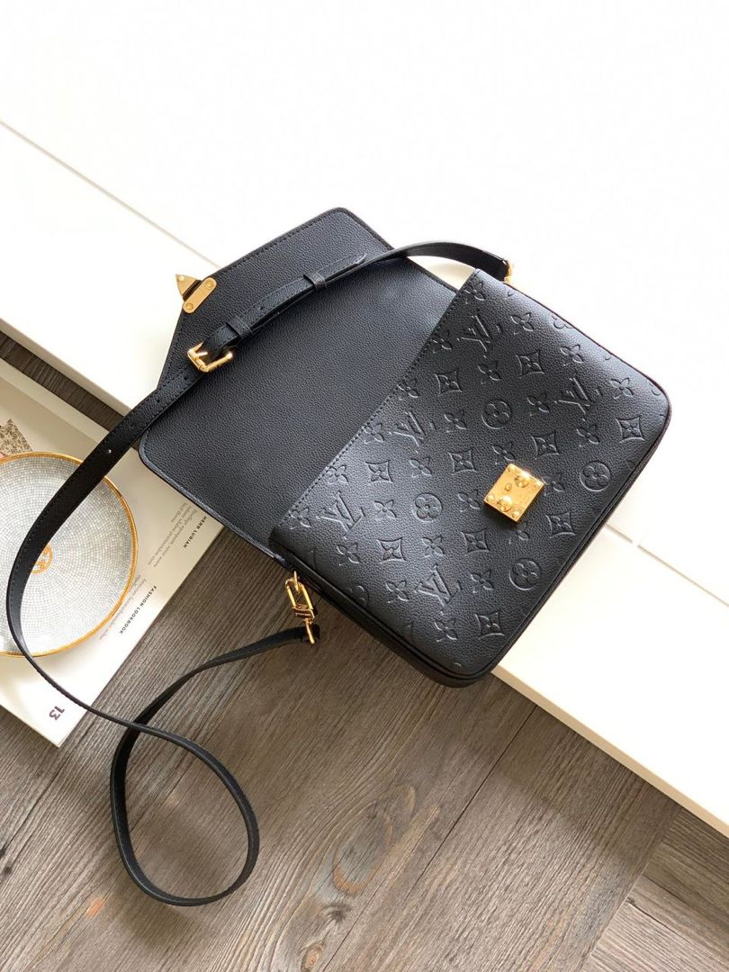 Louis Vuitton Pochette Métis Handbag M41487 29cm Black – product image 8