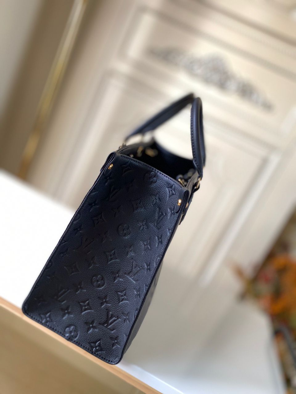Louis Vuitton On The Go MM 34cm – product image 7