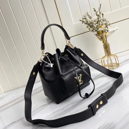 Louis Vuitton LockMe Bucket Bag 24cm Grained Calfskin Leather Spring/Summer Collection M57687 Black – product image 7