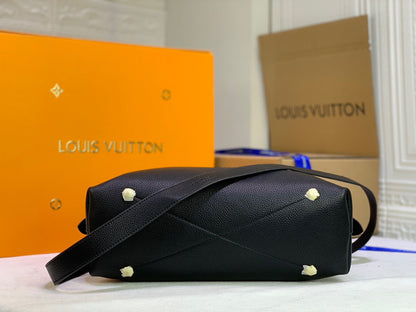 Louis Vuitton ALMA Monogram 35cm Black – product image 7