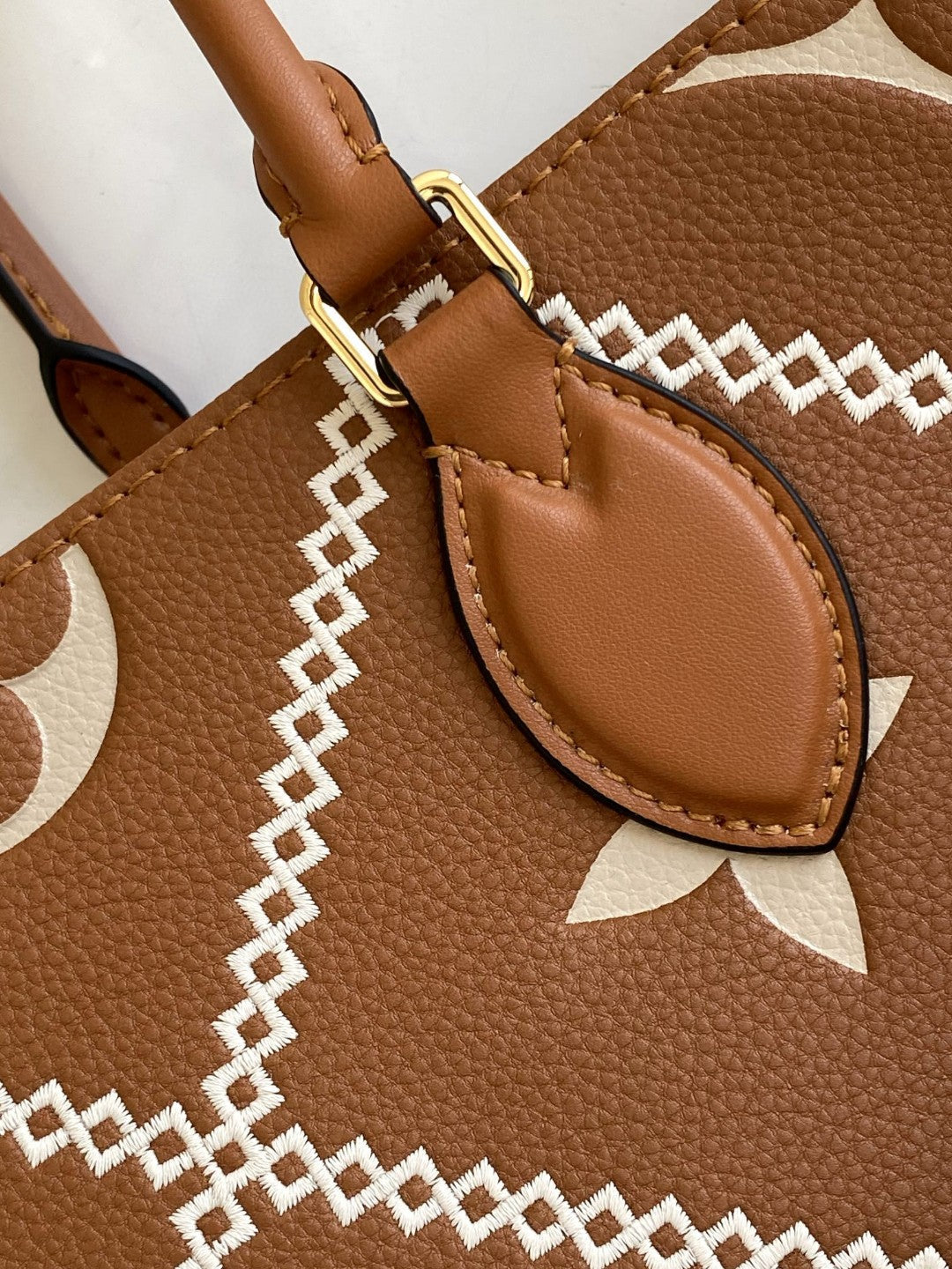 Louis Vuitton M45595 Onthego MM 35cm Brown – product image 7