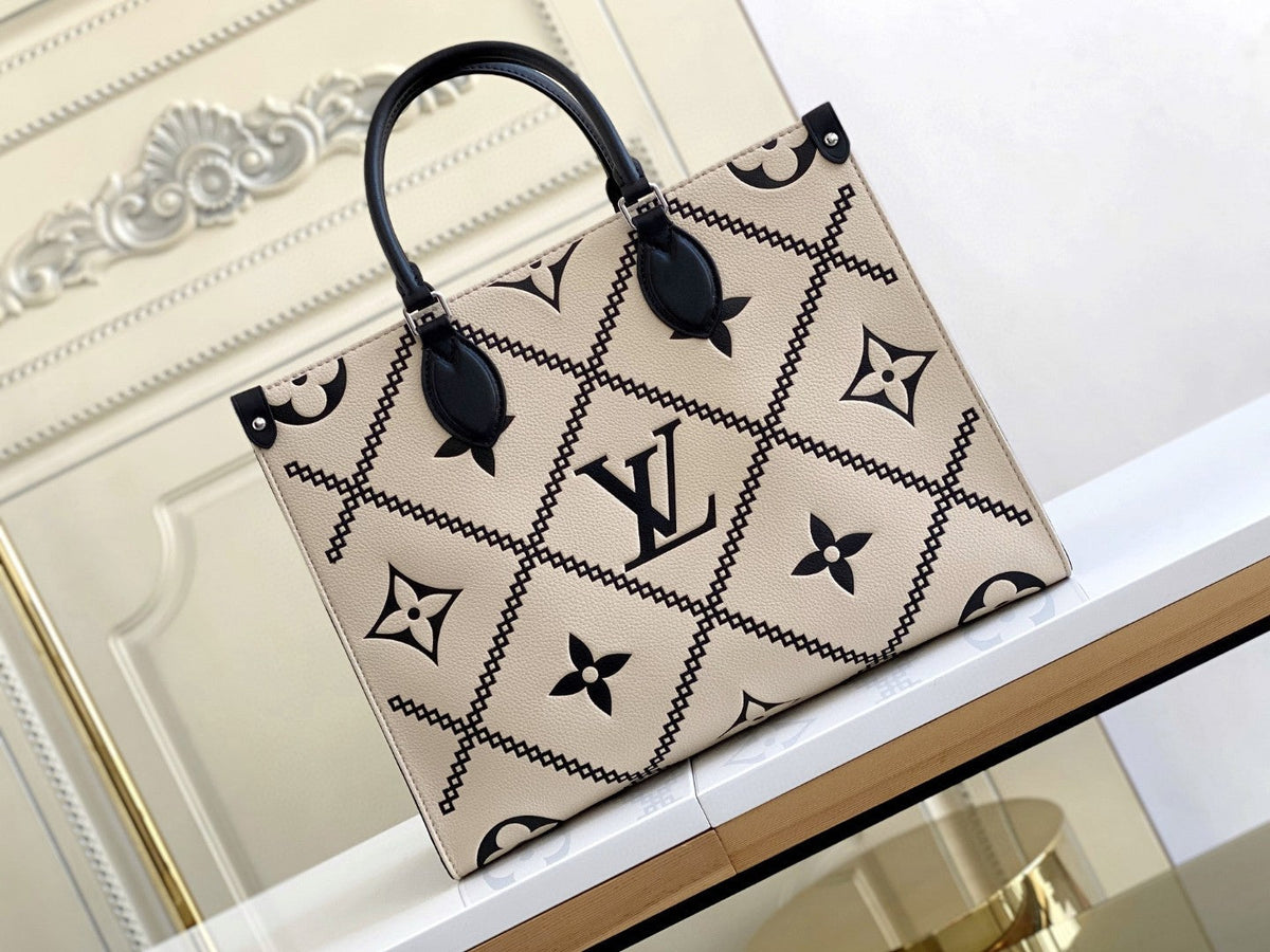 Louis Vuitton M45595 Onthego MM 35cm – product image 1