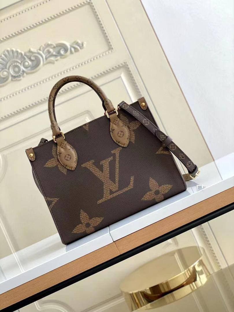 Louis Vuitton On The Go MM 25 cm, Brown – product image 1