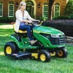 John Deere S100 42″ 17.5 HP Gas Hydrostatic Riding Lawn Tractor